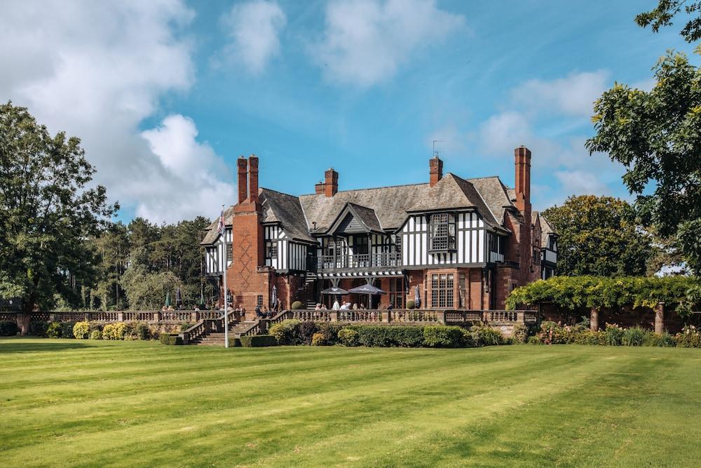 Inglewood Manor Hotel Ledsham  Exterior photo