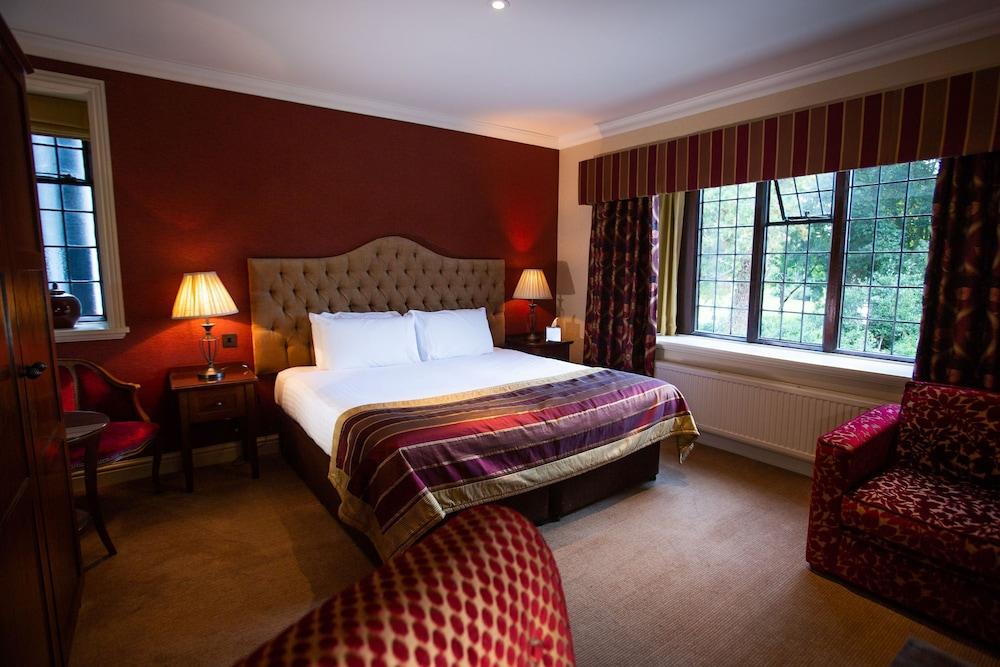 Inglewood Manor Hotel Ledsham  Exterior photo