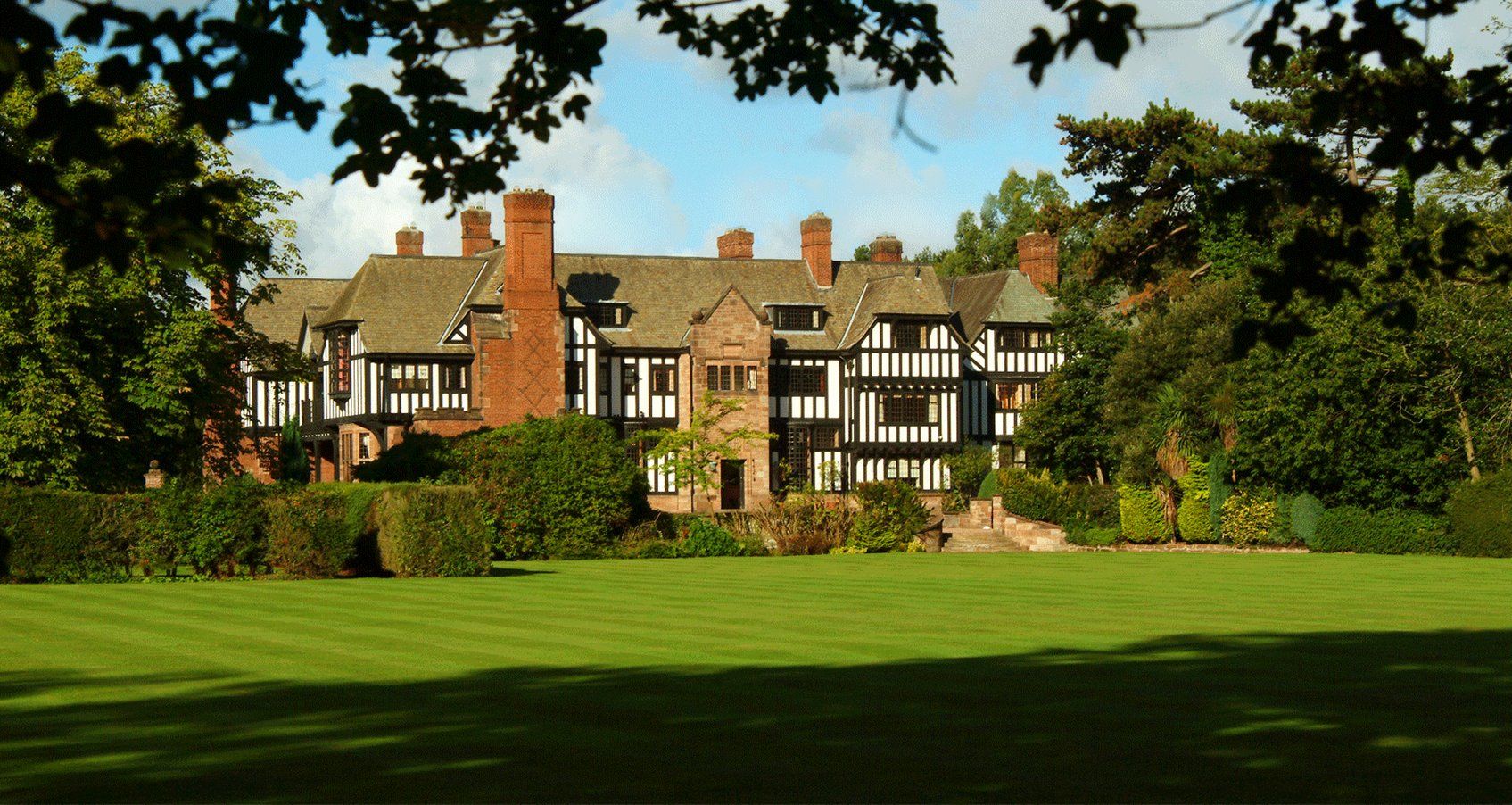 Inglewood Manor Hotel Ledsham  Exterior photo