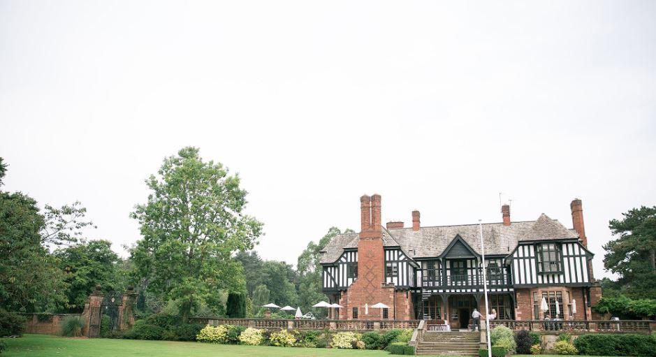 Inglewood Manor Hotel Ledsham  Exterior photo