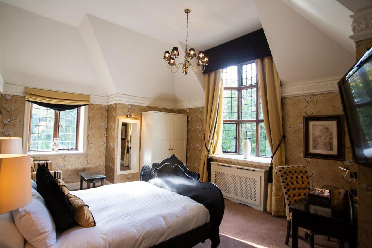 Inglewood Manor Hotel Ledsham  Exterior photo