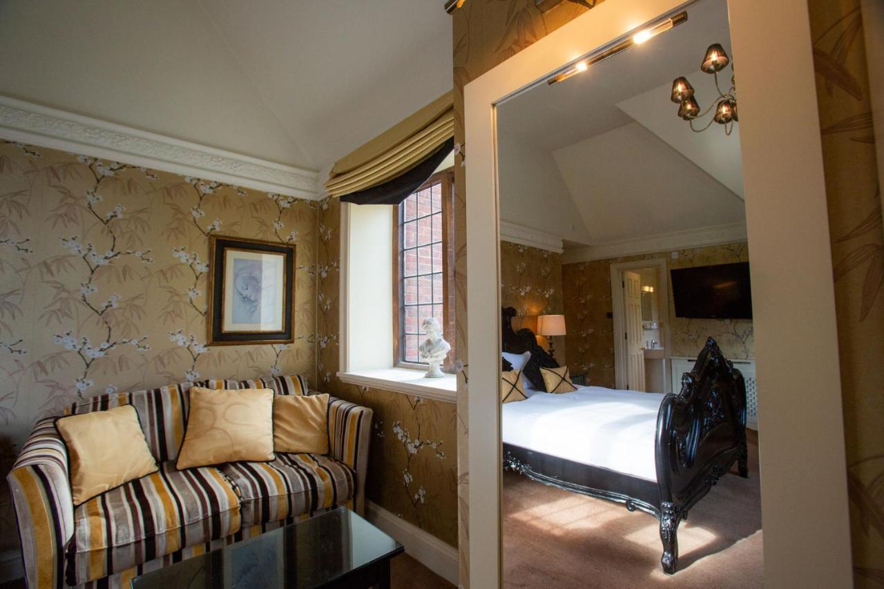 Inglewood Manor Hotel Ledsham  Exterior photo
